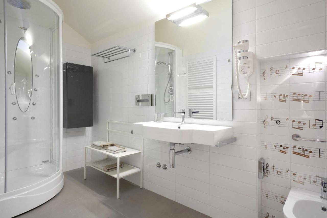 Gasthuis Santa Cesarea Luxury - La Vetta Del Sasso Barisano *