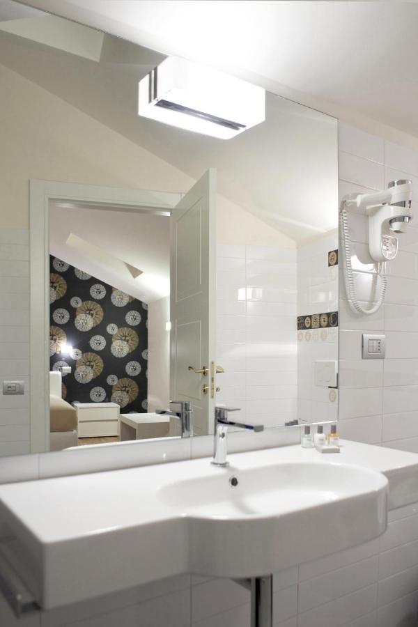 Gasthuis Santa Cesarea Luxury - La Vetta Del Sasso Barisano Matera